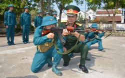 bìa đưa sĩ quan qđ về xã
